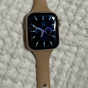 Apple Watch SE rose gold